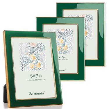 Imagem de Fun Memories Porta-retrato 12 x 17 cm – 3 peças de moldura de vidro esmaltado verde com borda de metal dourado e cavalete para exibição em bancadas, mesas, estantes, mesas e paredes (verde/ouro)