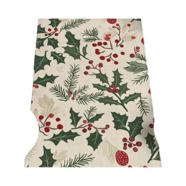 Imagem de Caminho De Mesa Boêmio De Natal Com Folhagem Verde E Frutas Vermelhas 