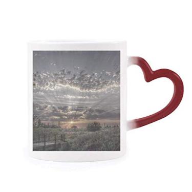 Imagem de Céu cinza escuro nuvens brancas sensíveis ao calor Caneca vermelha muda de cor grés copo