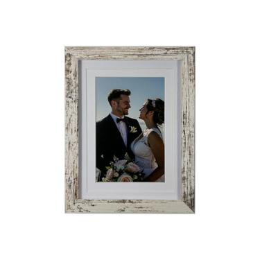 Imagem de Mekenluo Porta-retrato rústico retrô de madeira 15 x 20 cm com suporte de parede de acrílico e exibição de mesa, moldura feita à mão com tapete para exibição de fotos de formatura, imagem de família