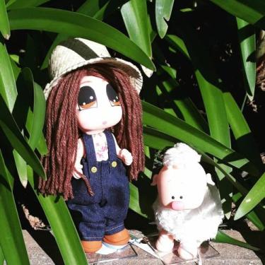 Imagem de Boneca Porcelana Fria Fazendeira - Os Grashis