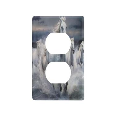 Imagem de Blueangle White Horses Running Duplex Outlets Placa de parede, tamanho padrão, placas de cobertura de tomada elétrica de 1 gangue para decoração de quarto de escritório em casa, 4,53 x 2,76 polegadas