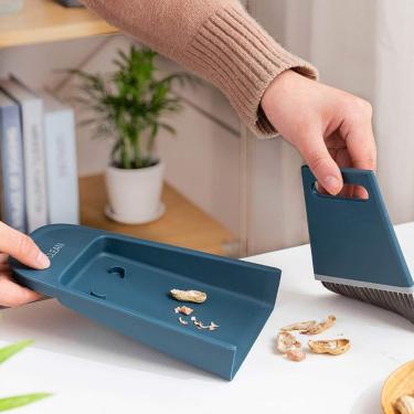 Imagem de Conjunto de pá de lixo mini vassoura, estrutura resistente, economia de espaço, compacto, limpeza sem costura, armazenamento vertical, para desktop, teclado, animal de estimação, cozinha, carro (azul