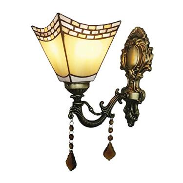 Imagem de Arandela de parede estilo Tiffany, com vitrais turcos, design vintage europeu com espelho frontal, ideal para quarto, cabeceira, corredor e varanda. Potência máxima: 40W. Cor: Amarela.