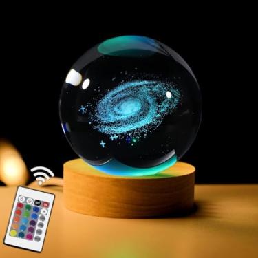 Imagem de AOFEGRLT Bola De Cristal Galáxia 3D Com Suporte Led, Controle Remoto, 16 Cores Que Muda, Luminária Esfera Vidro Via Láctea, Peso Papel Decorativo Para Presente (80Mm)