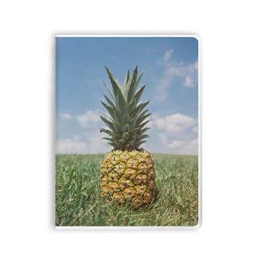 Imagem de Diário de capa macia com estampa de abacaxi e frutas tropicais frescas