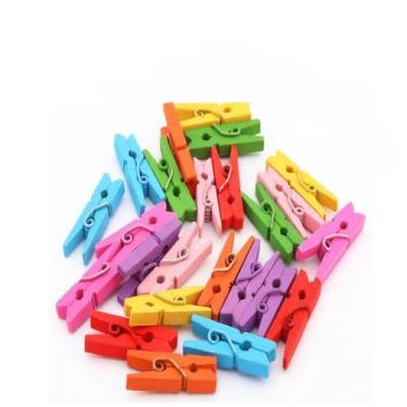 Imagem de Memory Board Com Mini Prendedores + Led Enfeite de Natal - Tela Aramada Colorida, Painel de Fotos Decorativo para Parede Brasileira(10 MINI PRENDEDORES SORTIDOS)