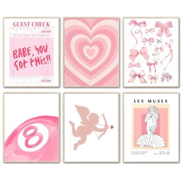 Imagem de Impressões de arte de parede do Dia dos Namorados - Decoração de parede romântica de cupido rosa com coração de amor e pôsteres de laço rosa - Musas rosa claro e pôsteres rosa decorativos para