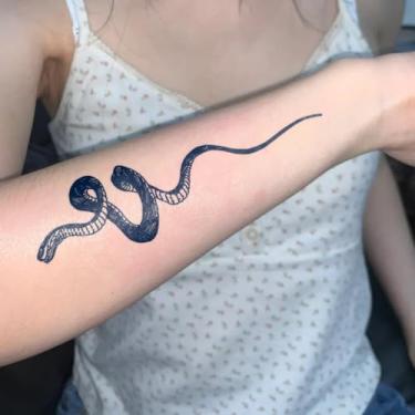 Imagem de 2 peças de adesivos semipermanentes de tatuagem mágica de suco de ervas, tatuagens minimalistas, simples, abstratas, padrão de cobra, presente de festa todos os dias, presente de feriado, ombro