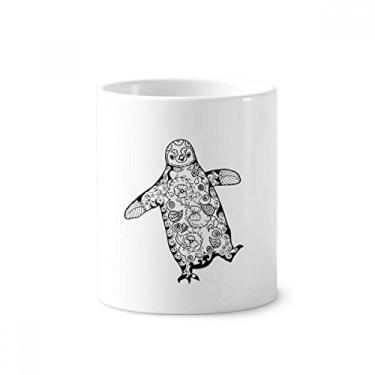 Imagem de Lindo pinguim desajeitado animal retrato esboço escova de dentes suporte caneta copo de cerâmica suporte lápis