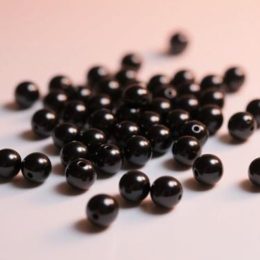 Imagem de Laopottbeads 900 peças de pérolas pretas de 6 mm para fabricação de joias, kit DIY de pérolas redondas para pulseiras, brincos, colares e tornozeleiras