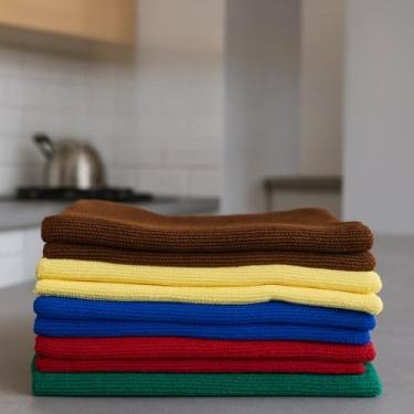 Imagem de Kit 10 Panos de Microfibra Multiuso 35x35cm para Limpeza de Cozinha, Vidros, Mesa e Uso Geral (Variadas,10)