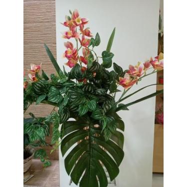 Imagem de Arranjo Artificial Orquídeas Costela de Adão. Folhagem Verde. - Espaço