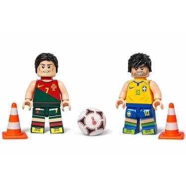 Imagem de Kit 2 Bonecos Blocos de Montar Jogadores de Futebol - Brasil e Portugal (Coleção Goal! Football Star)