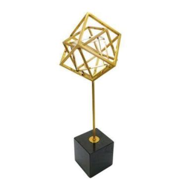 Imagem de Escultura Decorativa Cubos Metal Medio Dourado Base  Luxo - LUXdécor