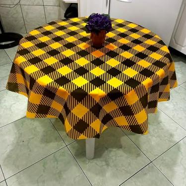 Imagem de Toalha Mesa de TNT Estampada Redonda 1,35 Diâmetro- 4 Uni Xadrezao Amarelo e Preto