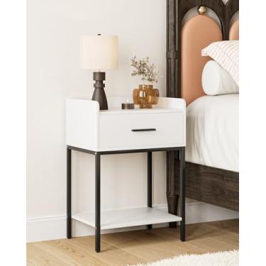 Imagem de AEPOALUA Mesa de cabeceira com estação de carregamento, mesa de cabeceira com gaveta e 2 prateleiras, mesa lateral pequena, mesa de cabeceira branca moderna, mesa de canto alto para quarto, sala de