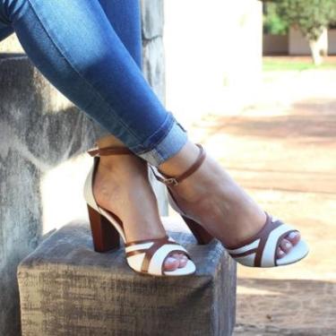 Imagem de Sandália Zhaceci Salto Bloco Branca com Caramelo-Feminino