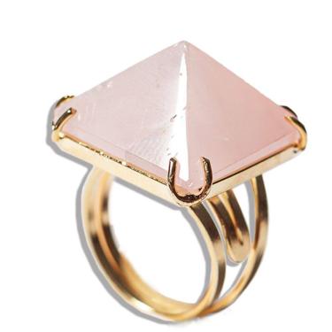 Imagem de Anel Pirâmide Quartzo Rosa Natural Dourado Aro Ajustável