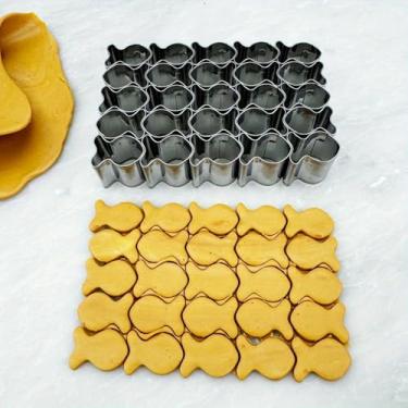 Imagem de Conjunto de 25 peças de mini cortadores de biscoito de peixe, molde de biscoito animal de metal para assar, cortador de lanche versátil para biscoitos, petiscos para animais de estimação, artesanato