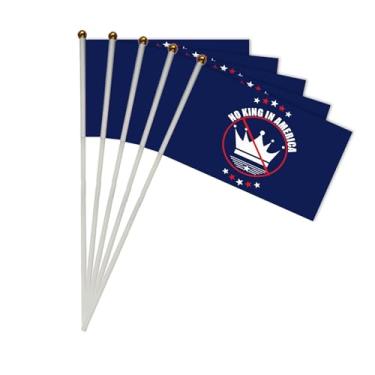 Imagem de 10 conjuntos NO King in Amercia Pequenas Bandeiras em Stricks, Mini Bandeira Portátil Resistente, Bandeiras de 12,5 x 20,3 cm para Decorações de Pátio Exterior de Férias (sem rei na América, 10)