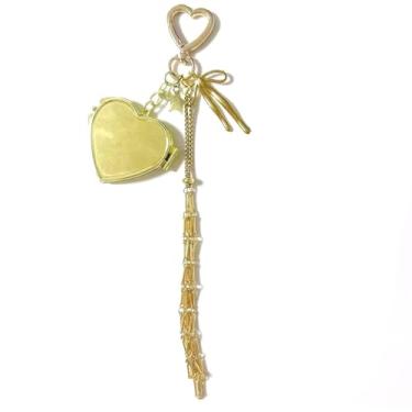 Imagem de Chaveiro de batom de malha da MC Fashion com pingente de coração/estrela e mini espelho - Porta-chaves fofo para decoração de bolsa de mão, Ouro + coração, 7IN X 1.6IN, Moderno e versátil