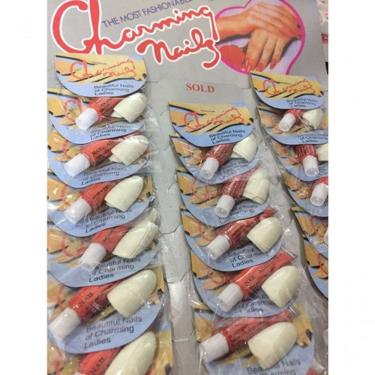 Imagem de Unha Postiça Branca Saquinho Com 10 Unidades E Uma Cola