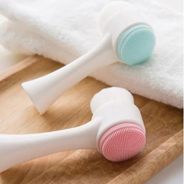 Imagem de Escova de Limpeza Facial 2 em 1 – Massagem Relaxante e Esfoliação Suave | Portátil, Para Todos os Tipos de Pele – Pele Macia e Radiante Todos os Dias (Rosa)