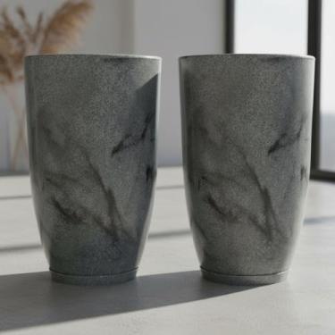 Imagem de Kit 2 Vasos Coluna Luxo Polietileno Jardim Planta Sala 50cm Estilo Vietnamita (Cinza Premium)