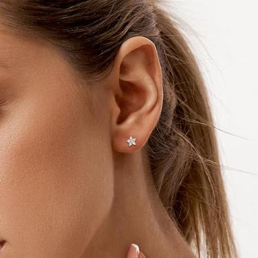 Imagem de Brincos de costas planas para mulheres, brincos com costas planas, banhado a ouro 14 K, brincos de zircônia cúbica com costas planas, standard, Aço inoxidável, Sem pedra preciosa