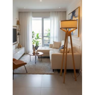 Imagem de Luminária de Chão Tripé Navi em Madeira, Cúpula Cilíndrica Bege e Marrom, Estilo Moderno