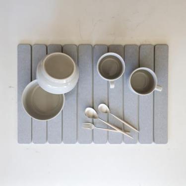 Imagem de Selegna Tapete de secagem de pratos dobrável de pedra de diatomita para balcão de cozinha, escorredor de pratos de pedra de terra de diatomácea de secagem rápida, dobrável, absorvente, grande sobre a