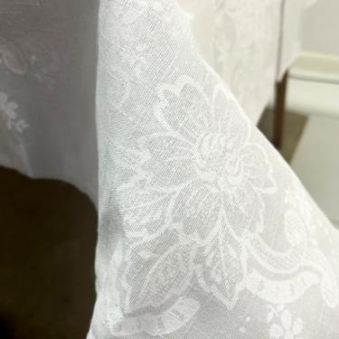 Imagem de Toalha de Mesa Linhão Grossa para 4, 6 e 8 Lugares (Floral Branca, 6 Lugares)