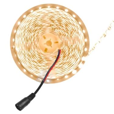 Imagem de Fita LED 5 Metros, Luz Branco Quente 12V, Material Flexível, Instalação Fácil, Baixo Consumo de Energia, Superfície Lisa, Uso Interno, Corte Personalizável