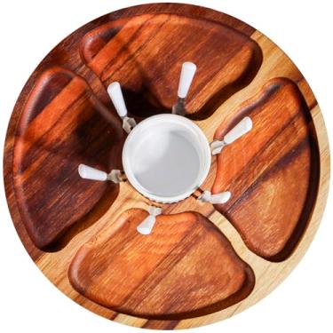 Imagem de Petisqueira Madeira Bandeja Gamela Tábua de Servir Comida Carnes Frios Queijos Divisórias Multiuso Molheira Presente Festas Eventos Bares Gourmet Modelo Novo Redonda