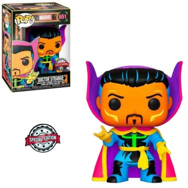 Imagem de Funko Pop Marvel 651 Dr. Strange Black Light