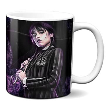 Imagem de Caneca Wandinha Nós Nos Deleitamos Com Aqueles Que Nos Subestimam (Branca)