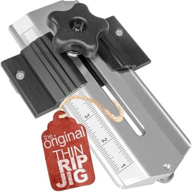 Imagem de Peachtree Woodworking Supply Gabarito de serra de mesa Thin Rip Jig para fazer cortes repetitivos de tiras estreitas em serras de mesa com ranhuras de esquadria de 0,9 cm x 9,5 cm • Também funciona