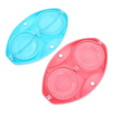Imagem de Forma para Pastel e Risoles Dupla, Plástico PP, 20,5x13x2cm, com Fechador e Cortador, Cores Sortidas, 8cm Diâmetro