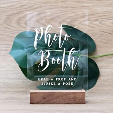 Imagem de Placa de acrílico para cabine fotográfica com suporte de madeira - 12,7 cm x 17,8 cm com aparência de vidro transparente para recepção de casamento e mesa de festa de evento