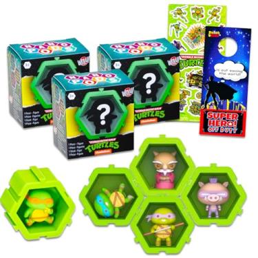 Imagem de Teenage Mutant Ninja Turtles Conjunto De Lembrancinhas Festa Das Tartarugas Mutantes Adolescentes - Pacote Com 3 Mini Bonecos Brilhantes No Escuro, Além Adesivos E Muito Mais, Suprimentos Para Cápsu