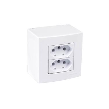 Imagem de Caixa de Sobrepor 75x75 com Tomada Dupla MarGirius Sleek 2P+T 20A Branca