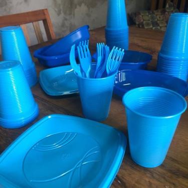 Imagem de Kit Festa Menina Lança Confetes Chuva Prata Ouro 120 Pessoas - Trik Tr