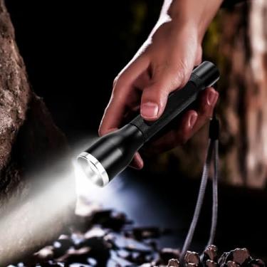 Imagem de Lanterna de LED com 2 pilhas AA, lanterna portátil portátil, luz brilhante para acampamento, caminhada, emergência – Luz de flash compacta alimentada por bateria, preta