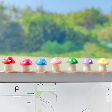 Imagem de Enfeites fofos de carro de cogumelo para painel, acessórios engraçados para espelho retrovisor, decoração de tela central de carro, decoração de painel de carro, acessórios de carro pequenos cogumelos