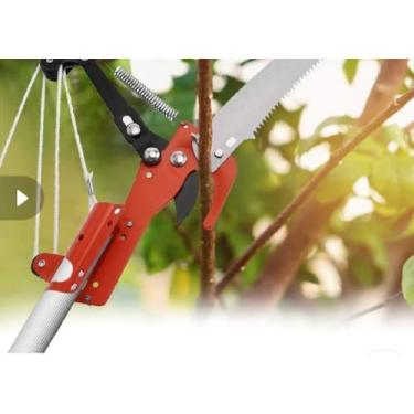 Imagem de Serrote Podador Profissional 2 em 1, Tesoura de Poda com Lâmina de Serra para Galhos Altos, Vermelho e Preto, com Cabo Extensível