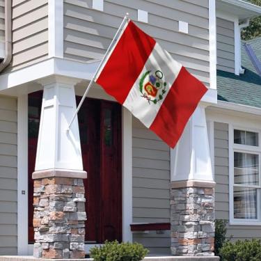 Imagem de Bandeira do Peru de 9,5 x 1,5 m - Cor vívida e à prova de desbotamento - Cabeçalho de lona e costura dupla - Poliéster com bandeiras nacionais peruanas com ilhós de latão 9,5 x 1,5 m