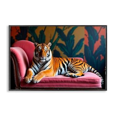Imagem de Stupell Industries Arte giclée emoldurada cinza Exotic Tiger Lounging, design por Lettered and Lined, 12 x 18