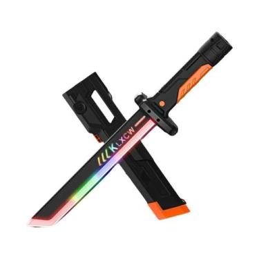 Imagem de Sabre de luz com luzes coloridas e efeito spray, brinquedo brilhante p