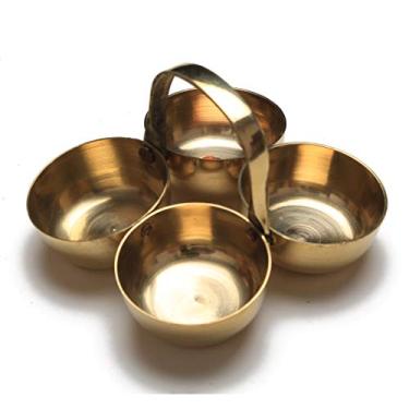 Imagem de Suporte de latão Chowmukh Haldi Kumkum para Puja Oração Pooja Acessórios para Festival de Casamento Latão Pequeno Suporte de 4 tigelas Patra Roli Suporte tradicional para presente de devolução (8,5 x